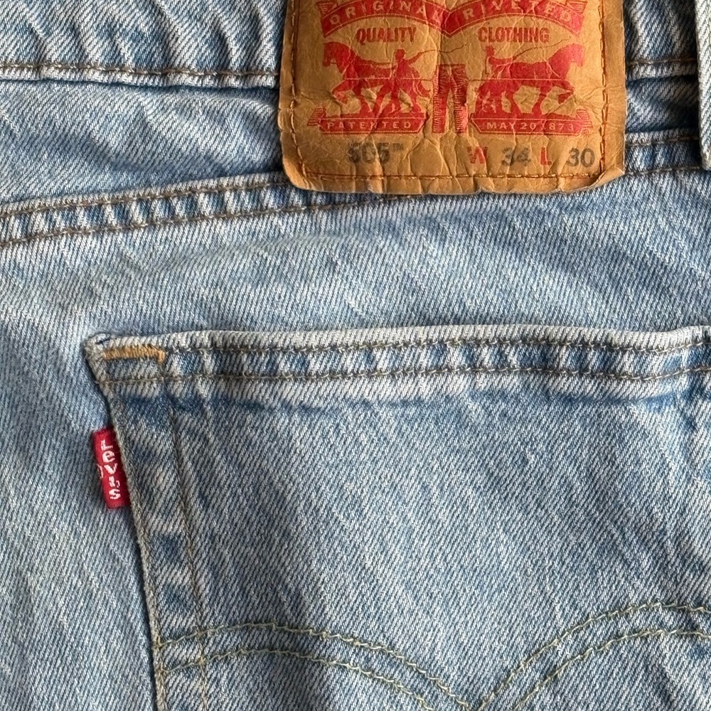 Levi’s Men’s LightWash Blue Jeans 505 Size 34-30